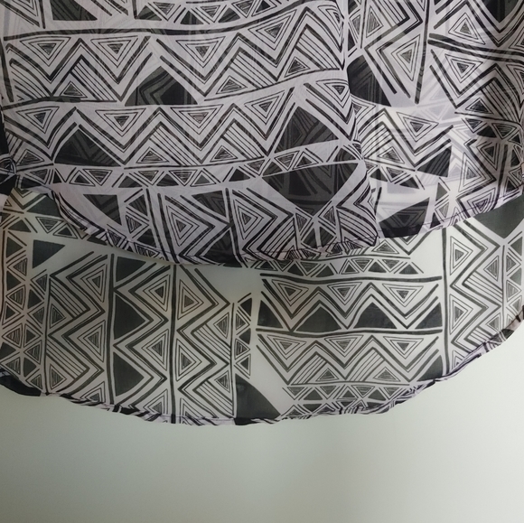 *SOLD* CLEO Sleeveless Sheer Top - Picture 4 of 4